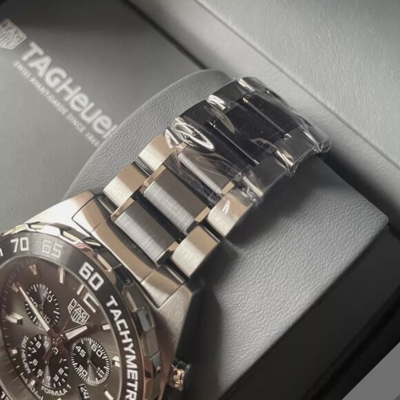 TAG Heuer Formula 1 200M 43 QUARTZ Chronograph CAZ1011.BA0843 GRAY DIAL WATCH - Picture 2 of 7